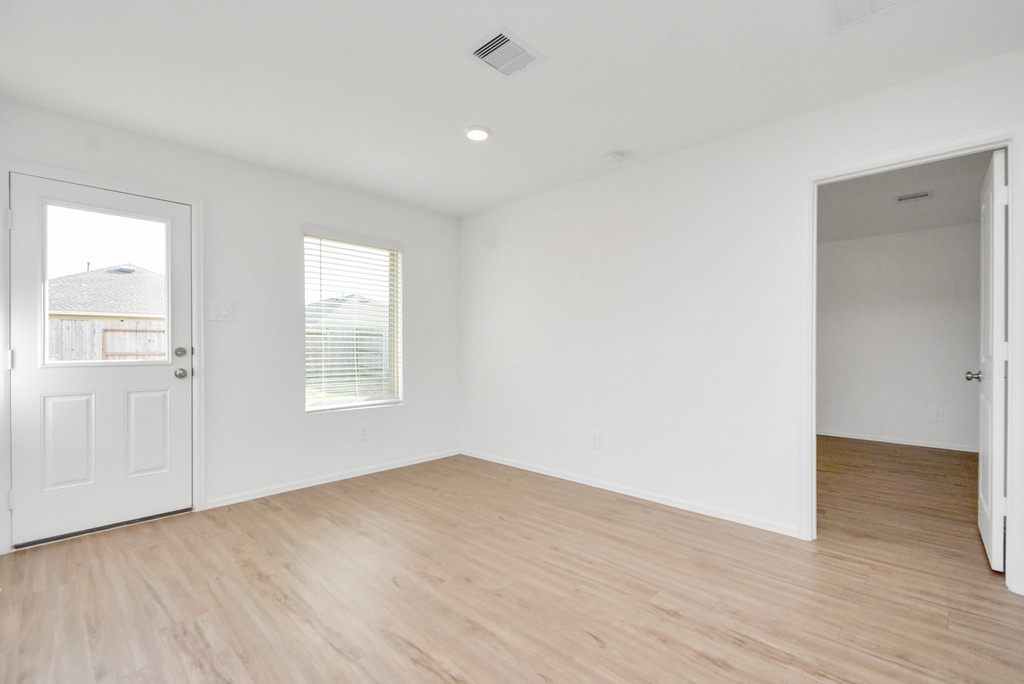 24207 Becker Hollow Lane - Photo 5