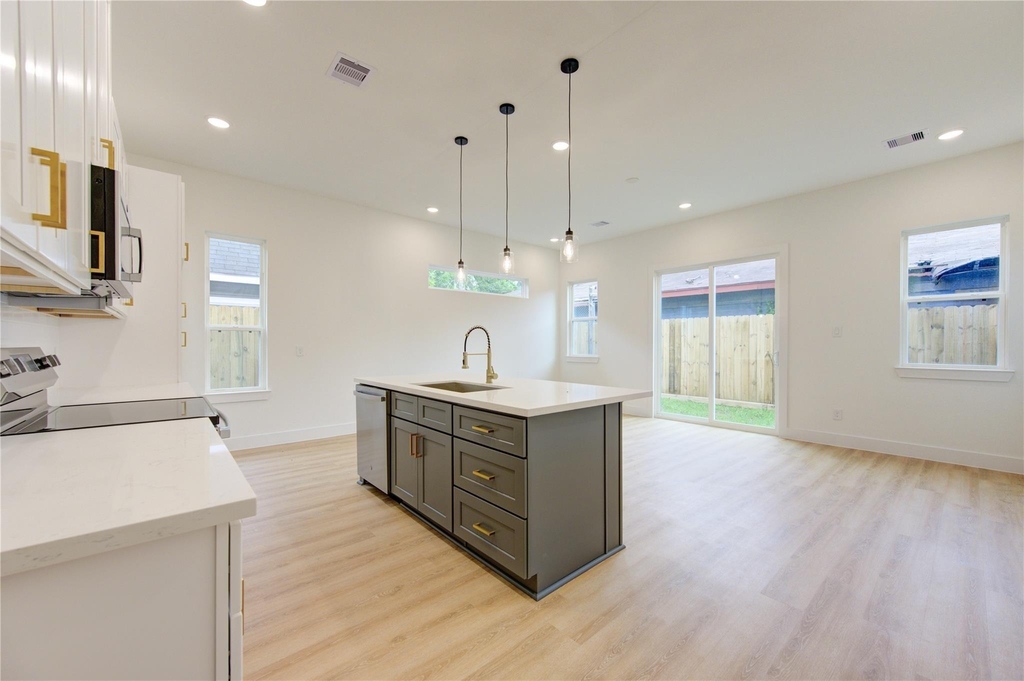 4029 Knoxville Street - Photo 5