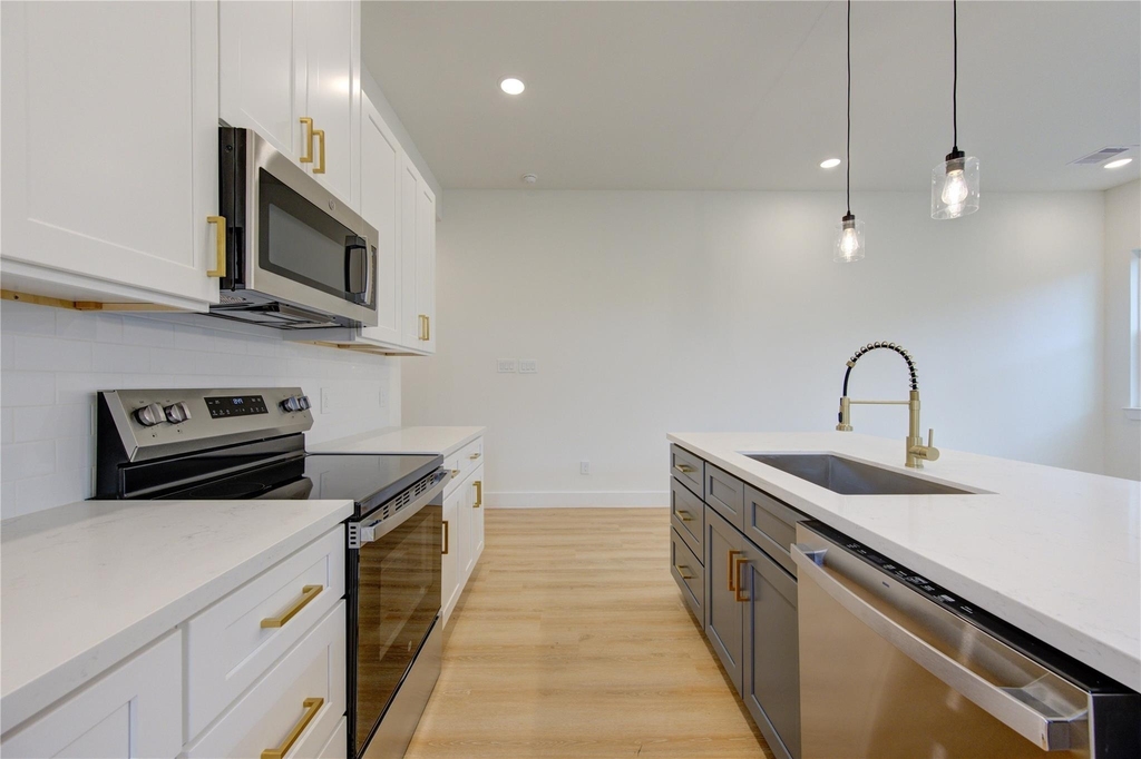 4029 Knoxville Street - Photo 1