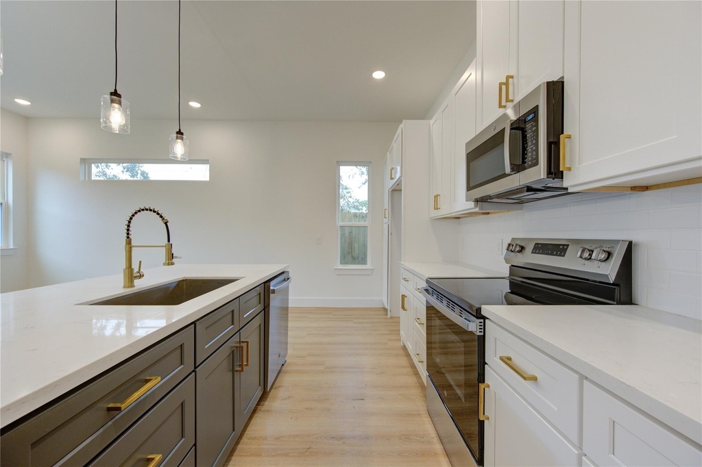 4029 Knoxville Street - Photo 0