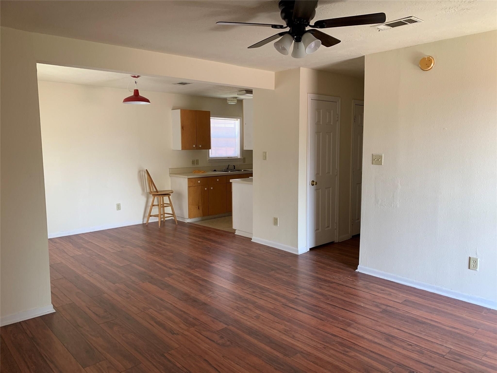4310 College Main Street - Photo 4