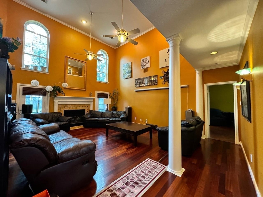 9303 Bent Spur Lane - Photo 4