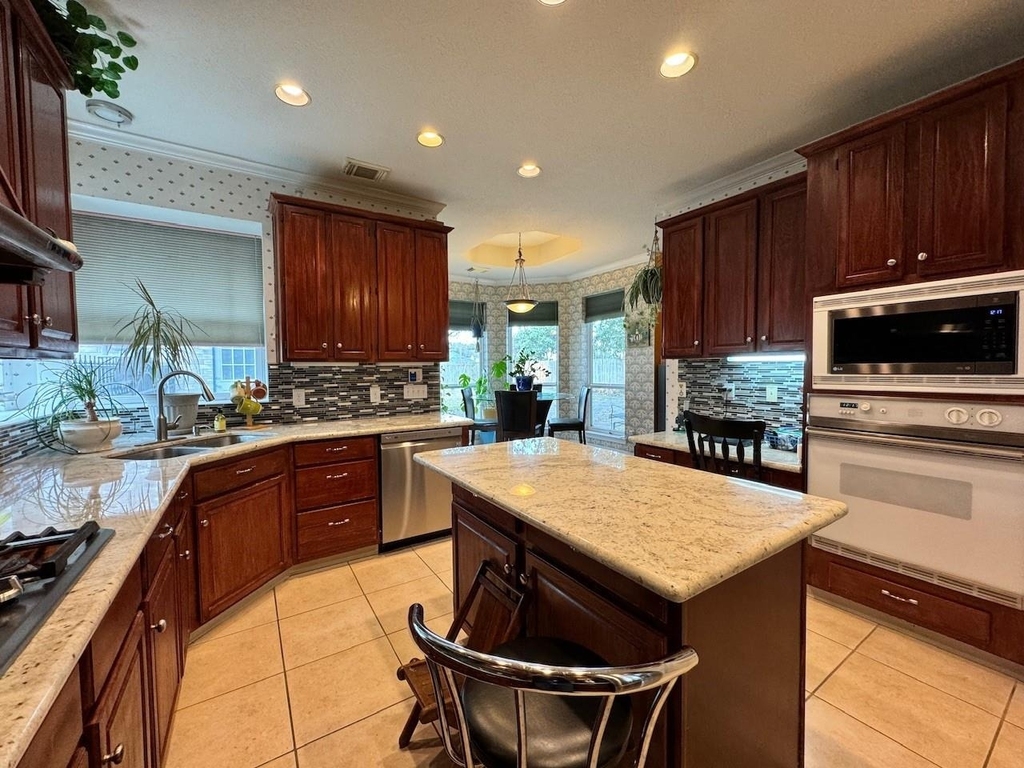 9303 Bent Spur Lane - Photo 9