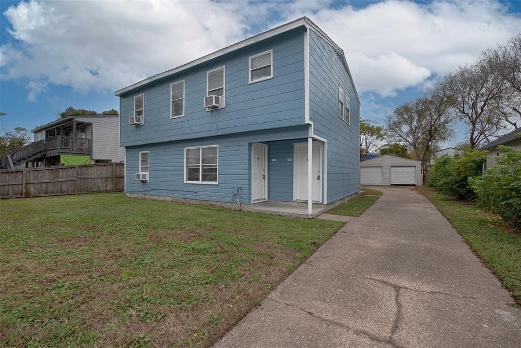 1211 1st Avenue N - Photo 1