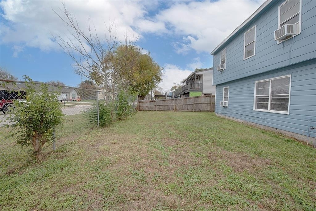 1211 1st Avenue N - Photo 2