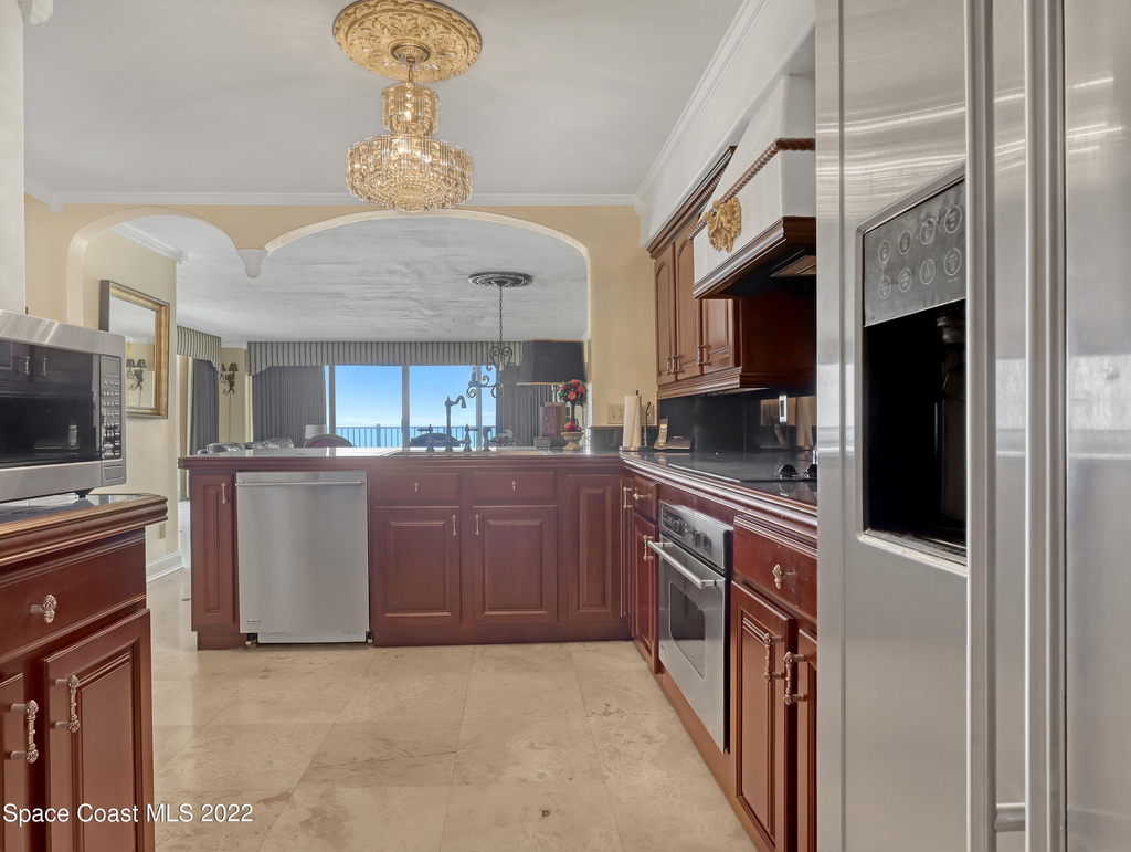 1860 N Atlantic Avenue - Photo 4
