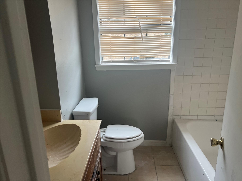 139 Van Molan Street - Photo 4
