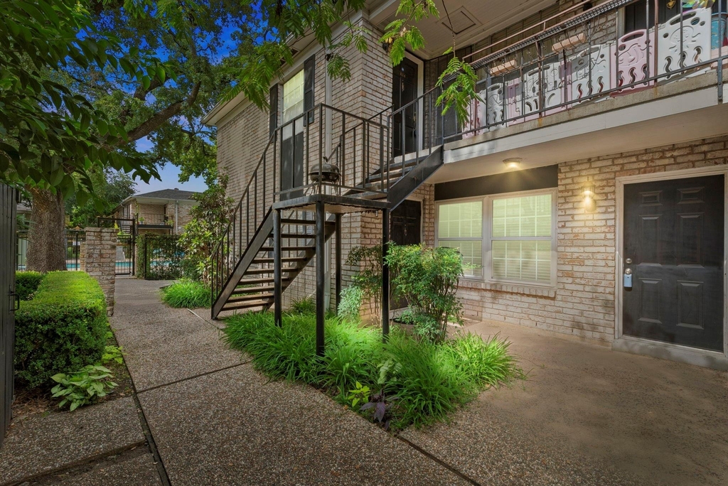7900 Westheimer Road - Photo 1