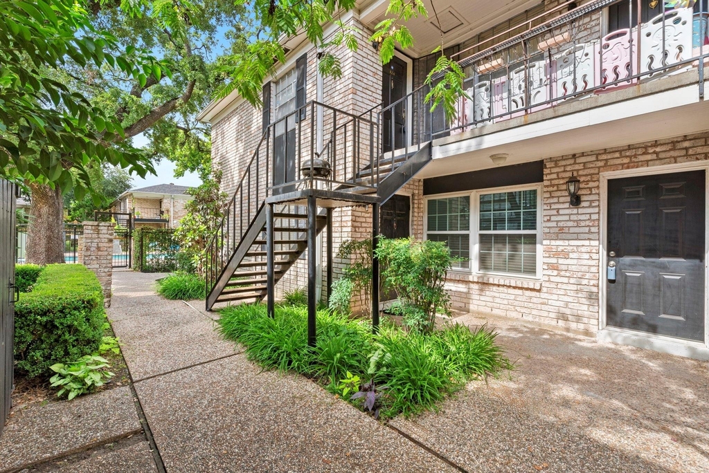 7900 Westheimer Road - Photo 2