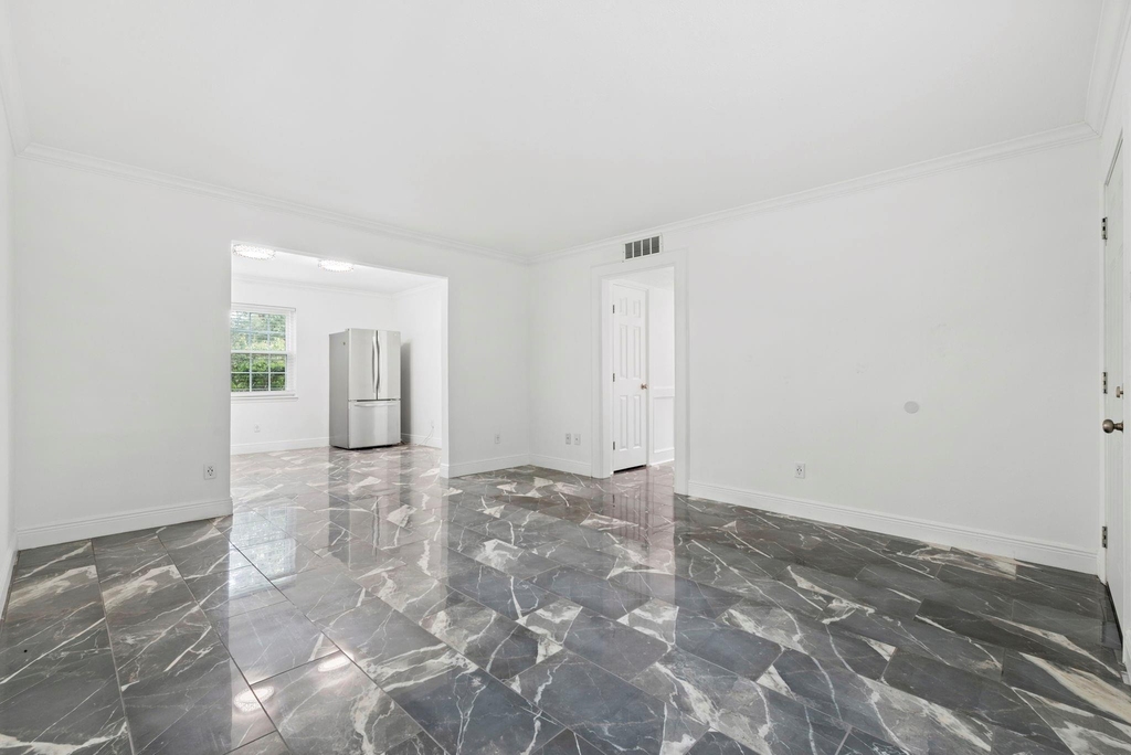 7900 Westheimer Road - Photo 9