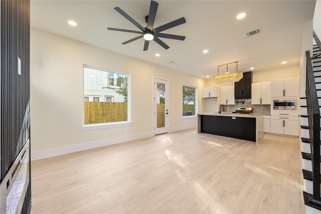 7125 England Street - Photo 3
