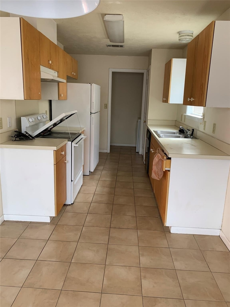 3901 College Main Street - Photo 18