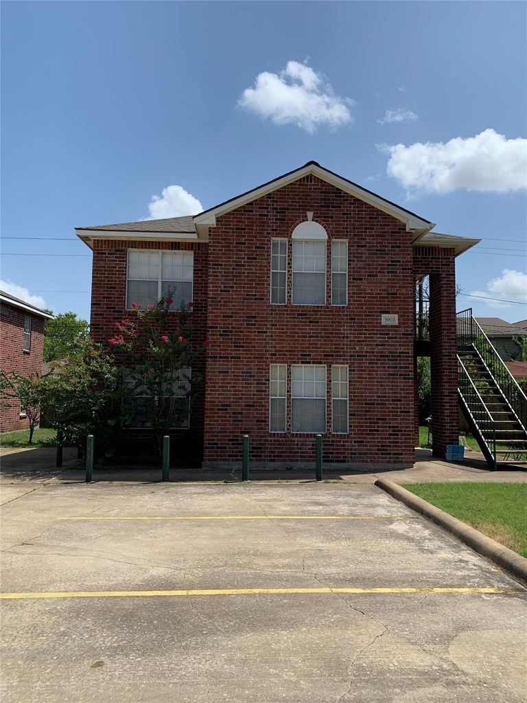 3901 College Main Street - Photo 4
