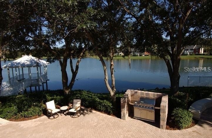 803 Lake Haven Square - Photo 4