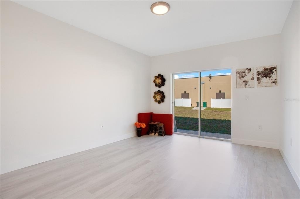 10452 Pendleton Avenue - Photo 6