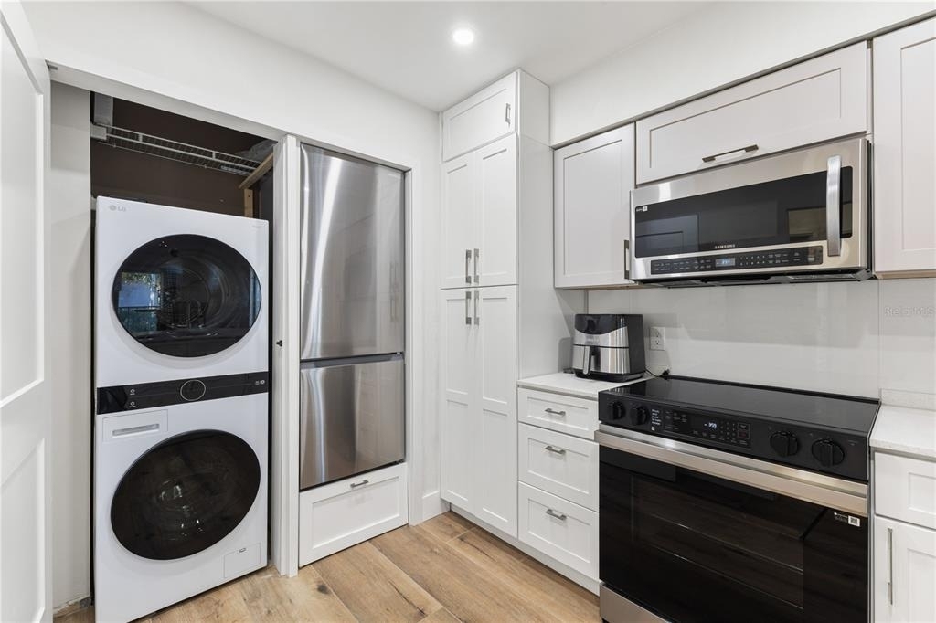 5606 Blue Shadows Court - Photo 2