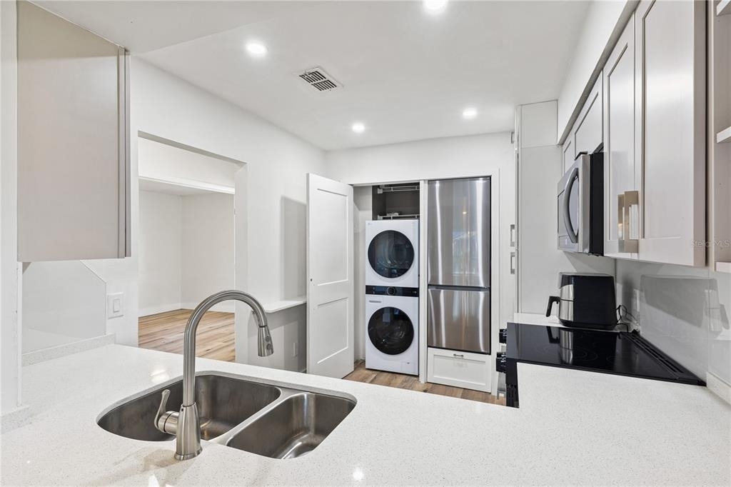 5606 Blue Shadows Court - Photo 3