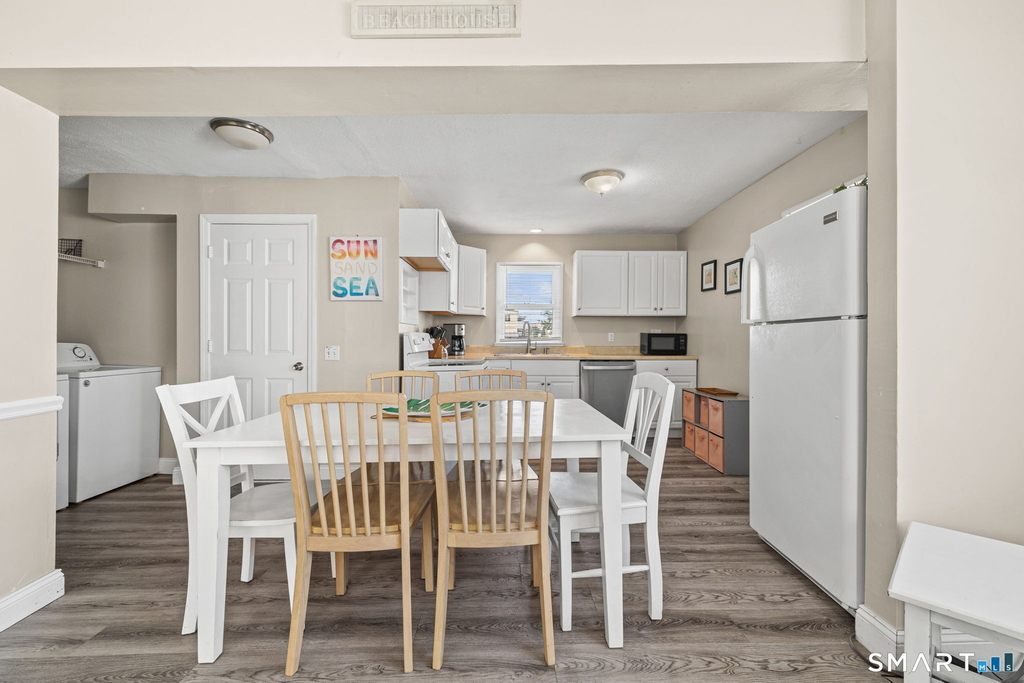 116 College Place - Photo 3