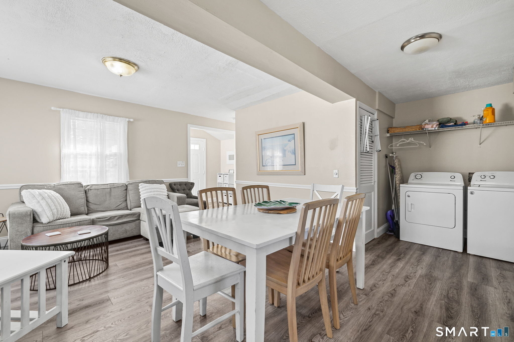 116 College Place - Photo 4