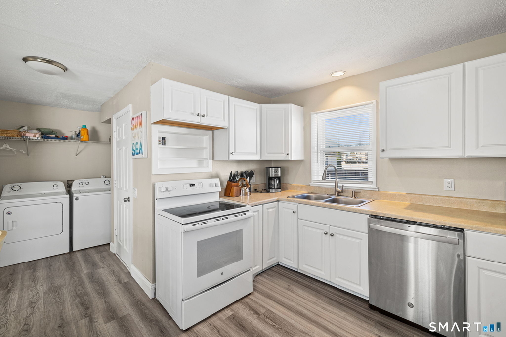 116 College Place - Photo 7