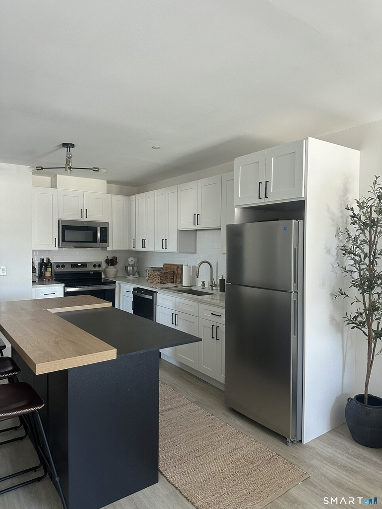 211 Ferry Boulevard - Photo 8