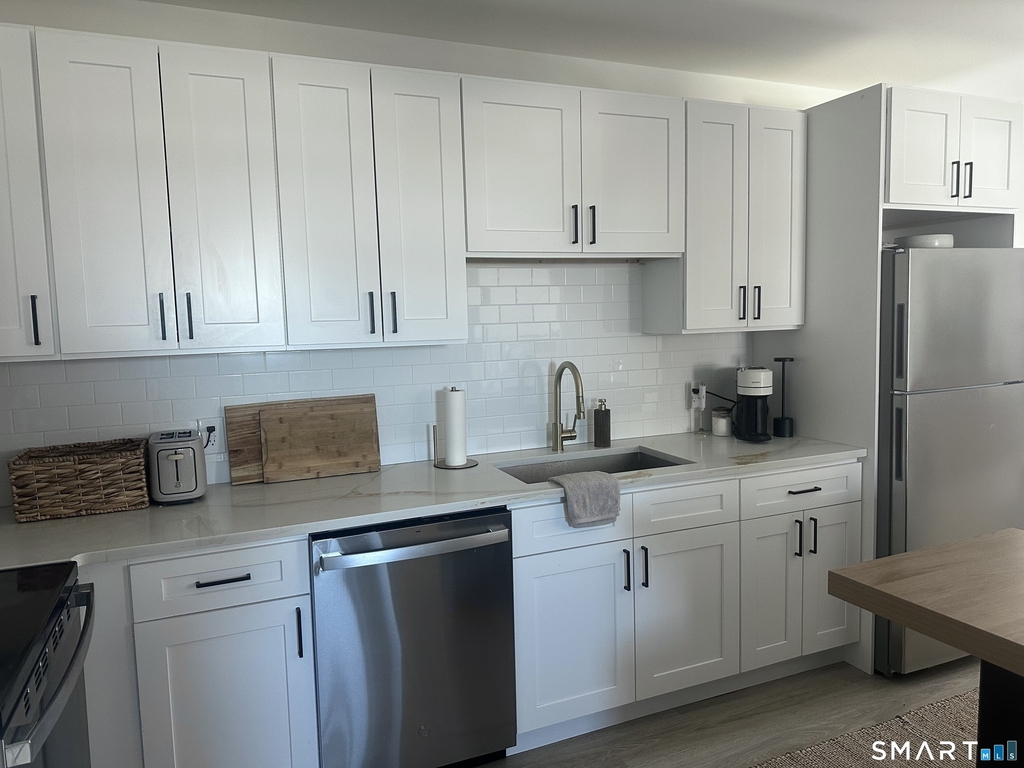 211 Ferry Boulevard - Photo 7