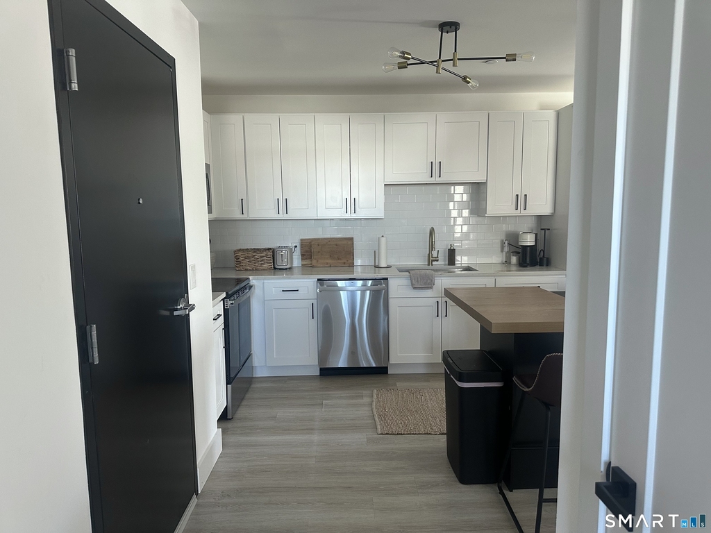 211 Ferry Boulevard - Photo 6