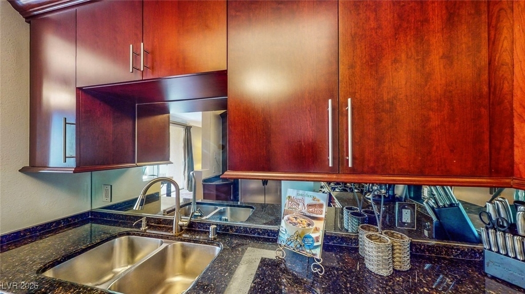 260 E Flamingo Road - Photo 27