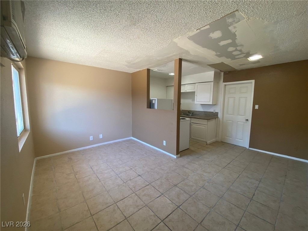 236 W Philadelphia Avenue - Photo 2