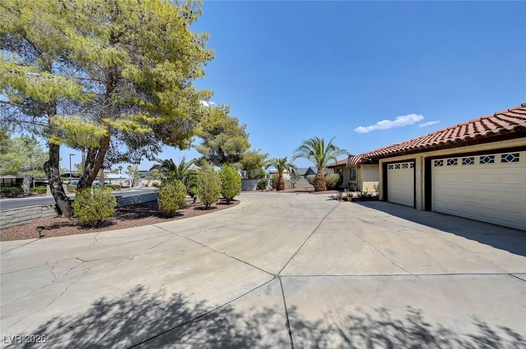 6975 Obannon Drive - Photo 3