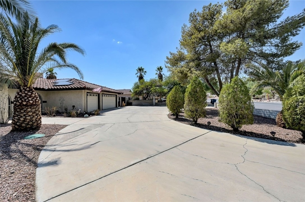 6975 Obannon Drive - Photo 4
