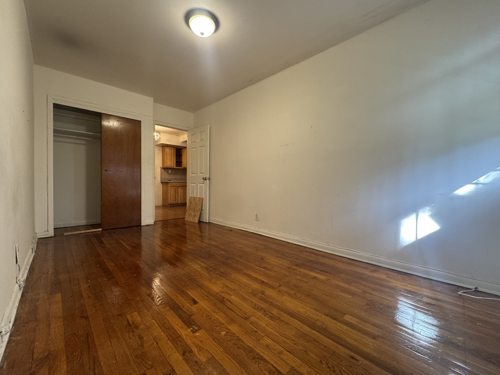 524 East 99th Street - Photo 4