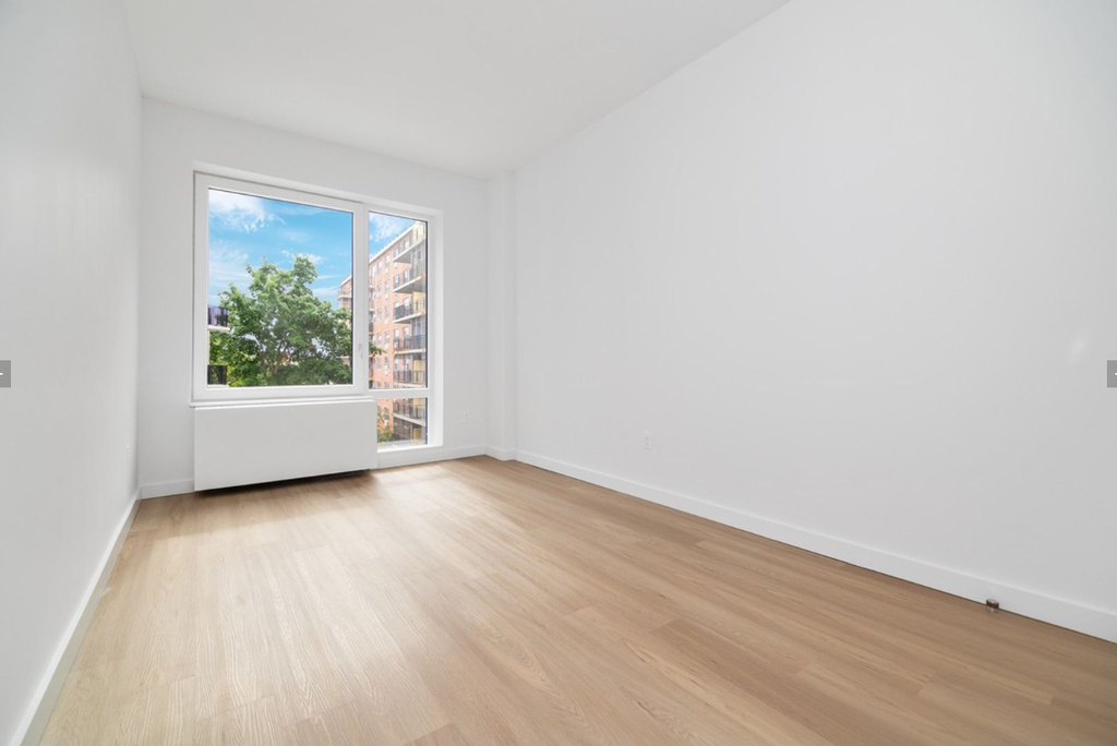 71-82 Parsons Boulevard - Photo 6