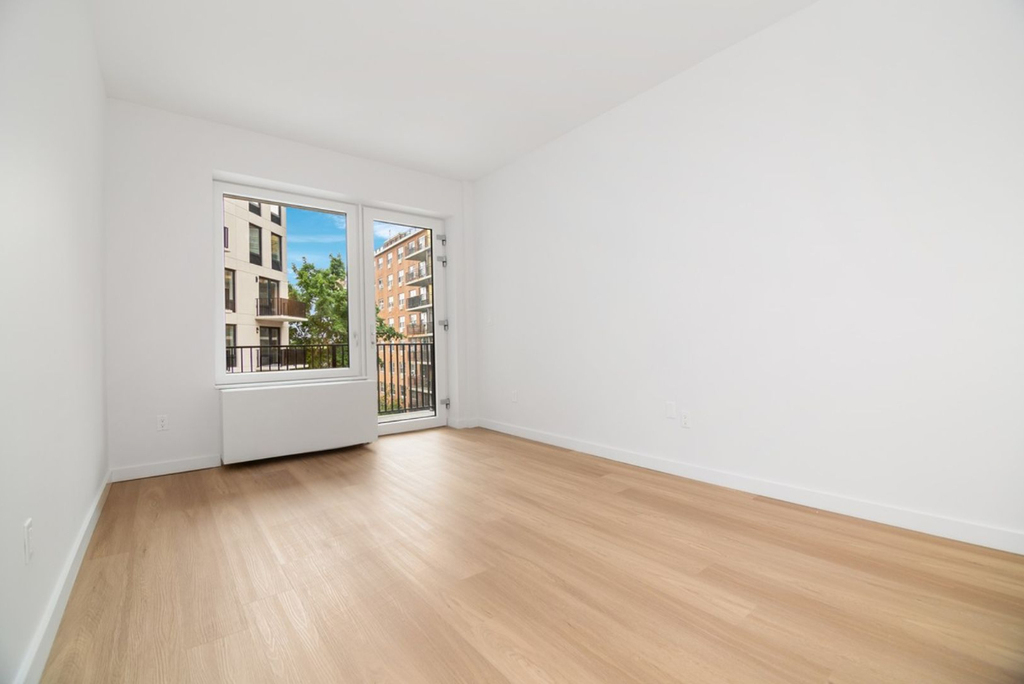 71-82 Parsons Boulevard - Photo 5