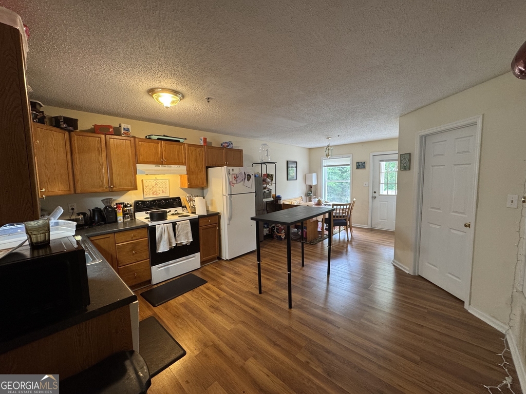 1850 Cedar Shoals Drive - Photo 2