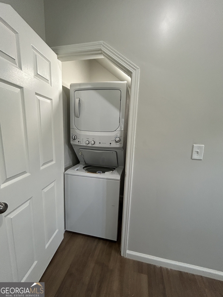 1635 2nd Street - Photo 5