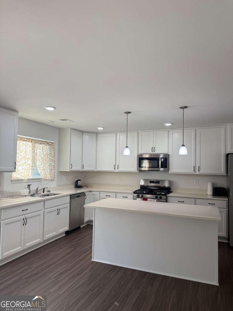 533 Traminer Way - Photo 1