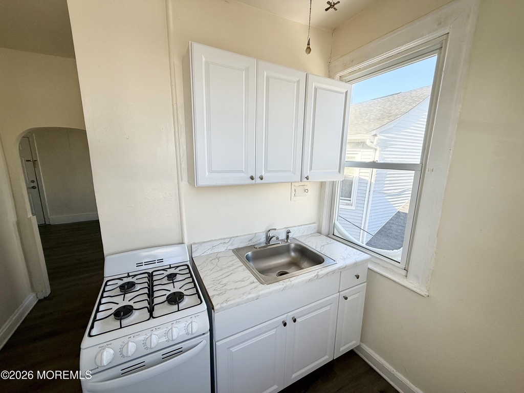 37 2nd Avenue - Photo 6