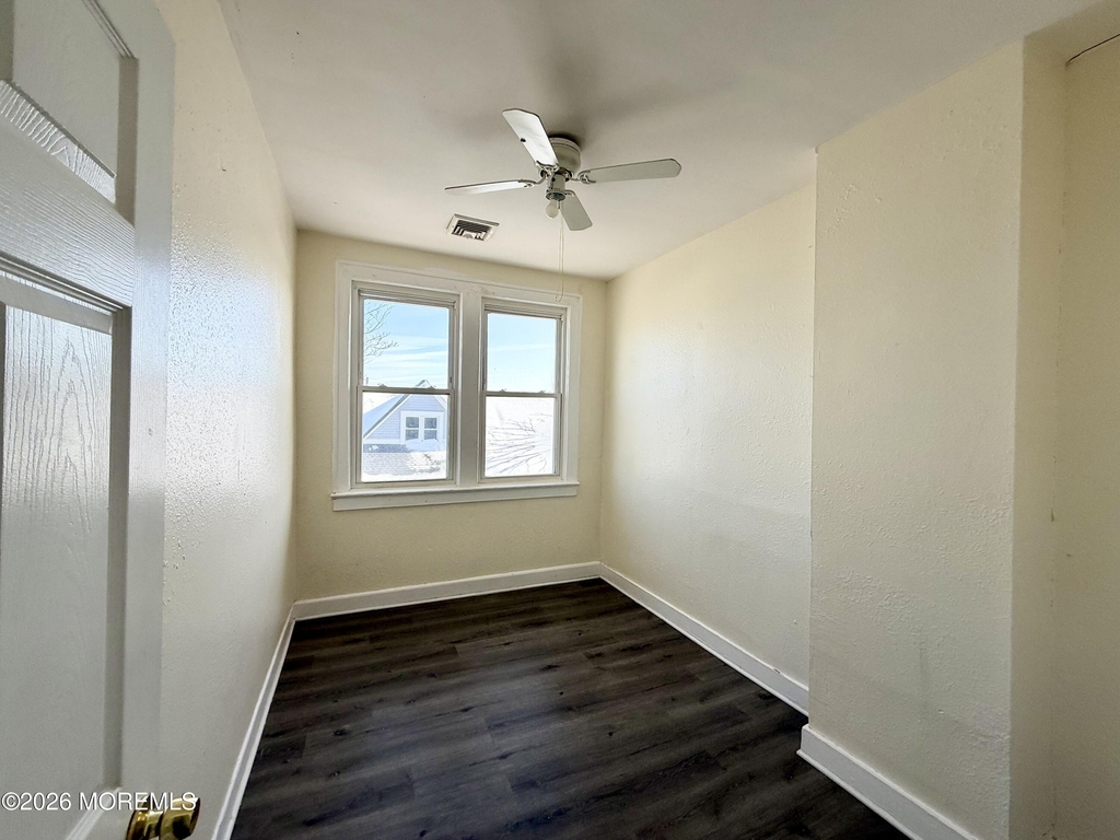 37 2nd Avenue - Photo 4