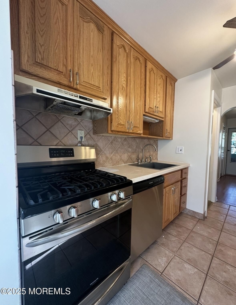 221 Harrison Avenue - Photo 16