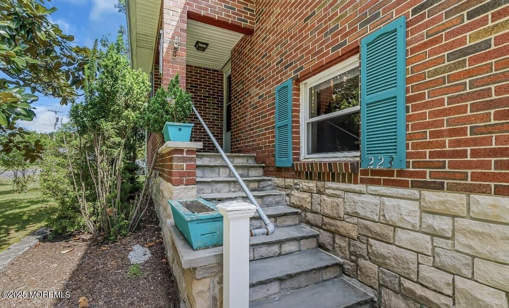 221 Harrison Avenue - Photo 10