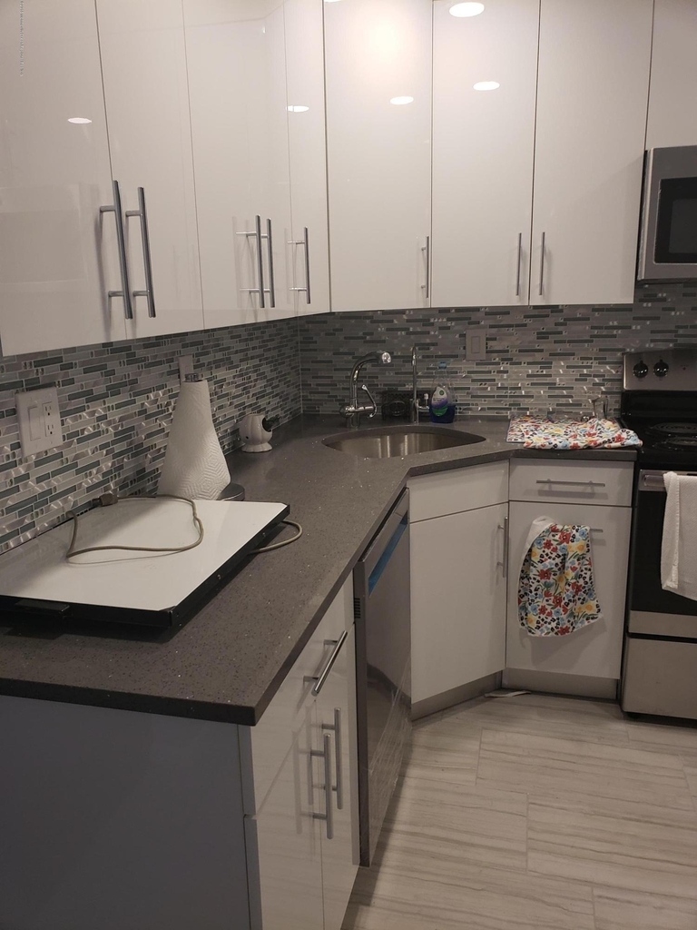 14 Cedar Avenue - Photo 1