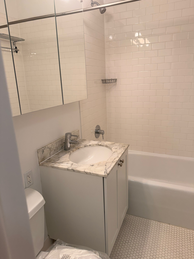 West 37th Street - Photo 9