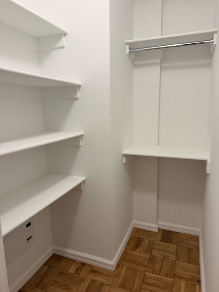 West 37th Street - Photo 8