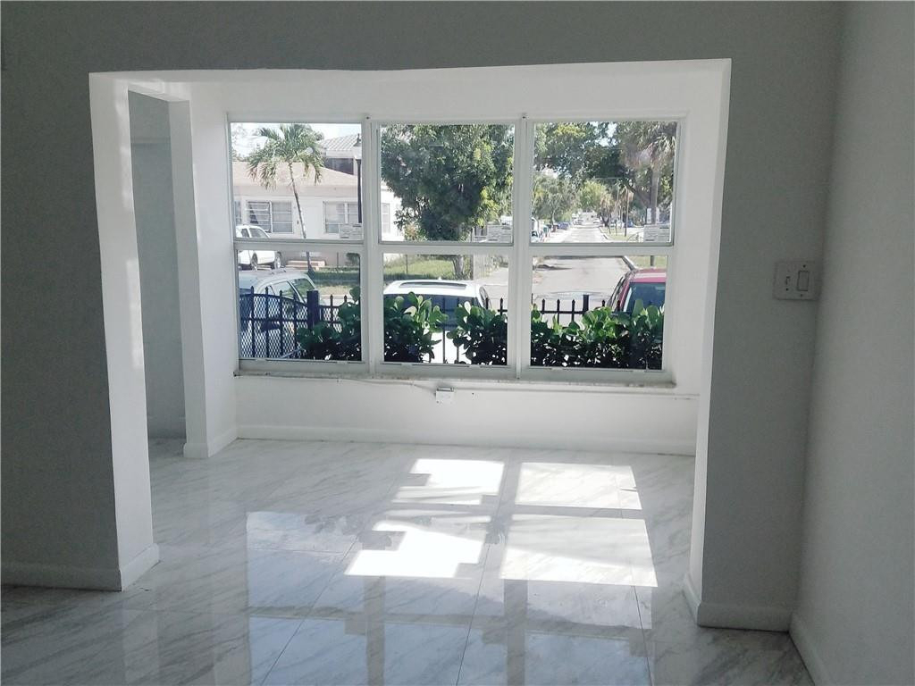 1826 Johnson Street - Photo 3