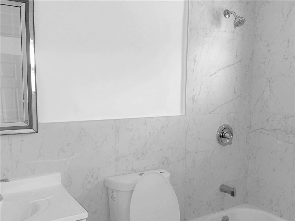 1826 Johnson Street - Photo 9