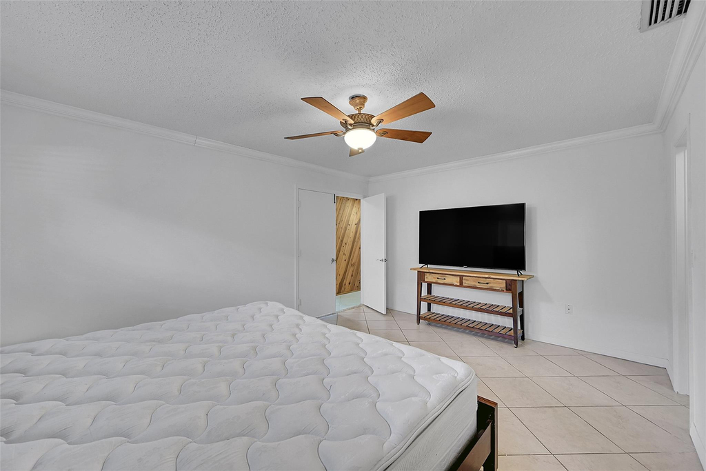 1361 Sw 26th Avenue - Photo 27