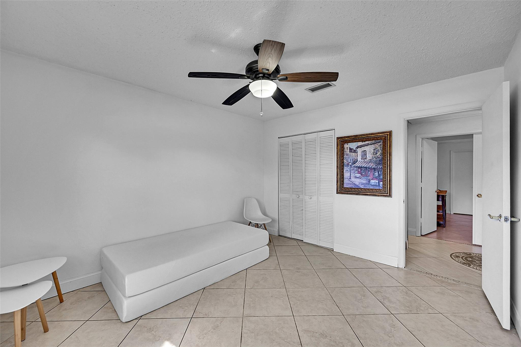 1361 Sw 26th Avenue - Photo 11