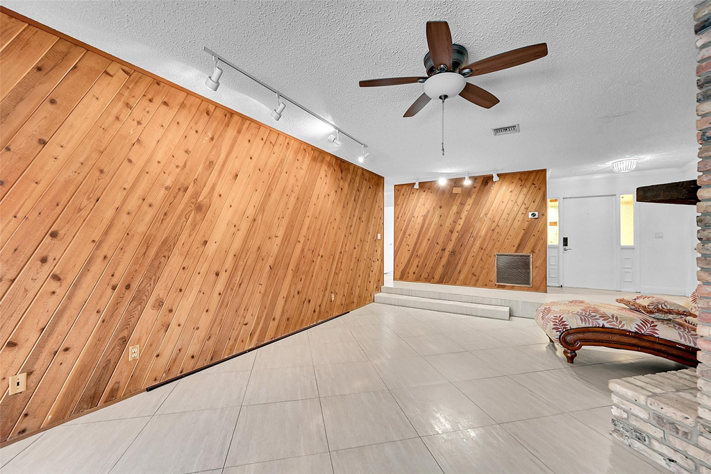 1361 Sw 26th Avenue - Photo 14
