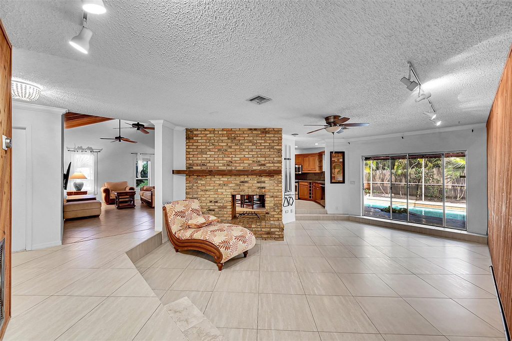 1361 Sw 26th Avenue - Photo 12